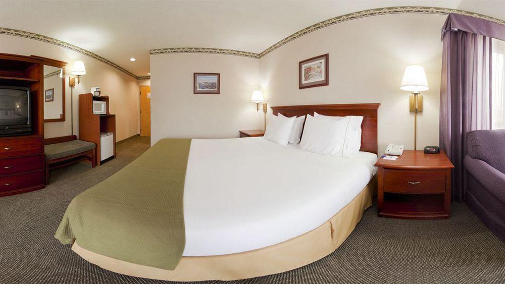 Round Hill Inn 오렌지 외부 사진