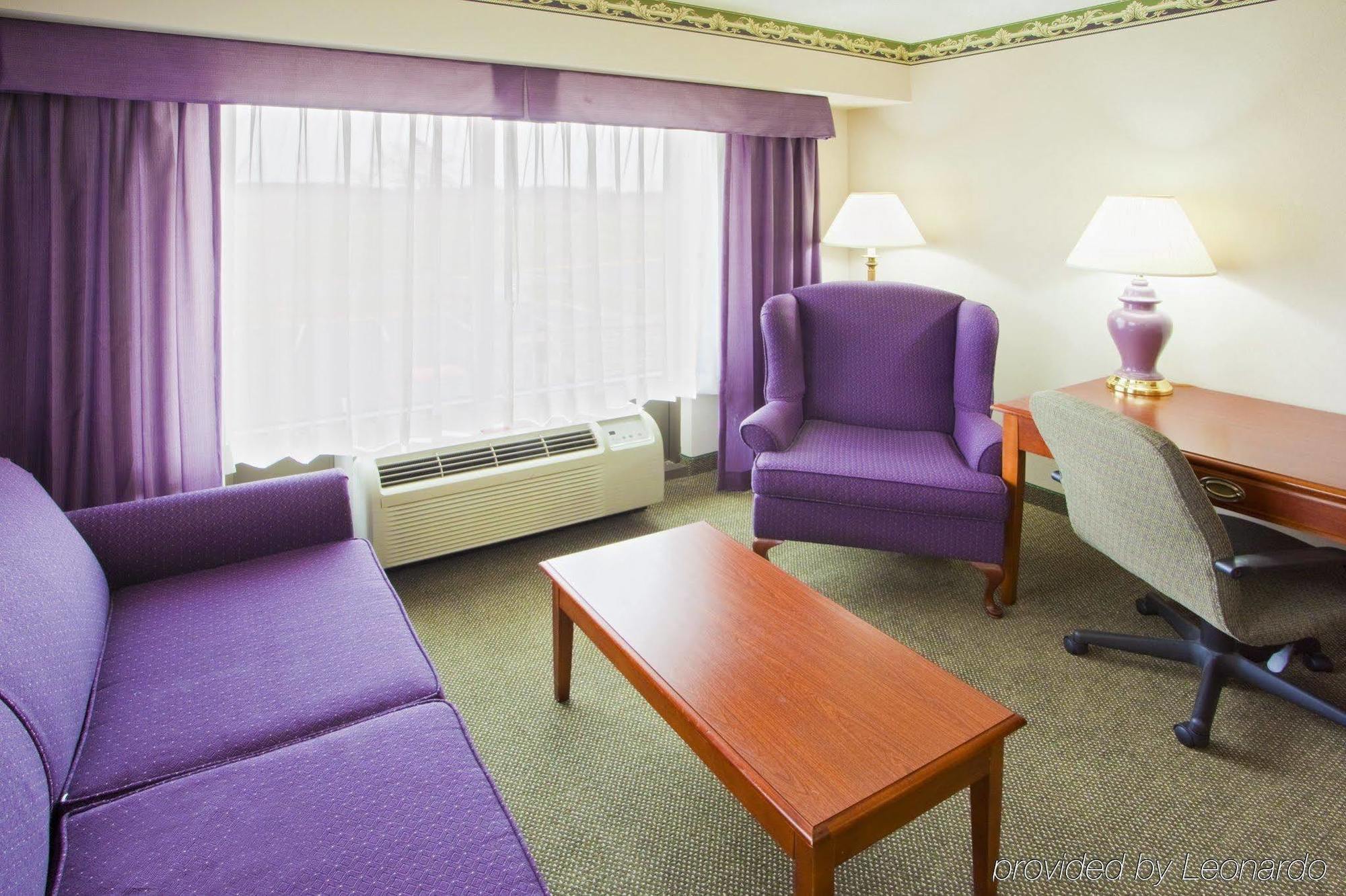 Round Hill Inn 오렌지 외부 사진