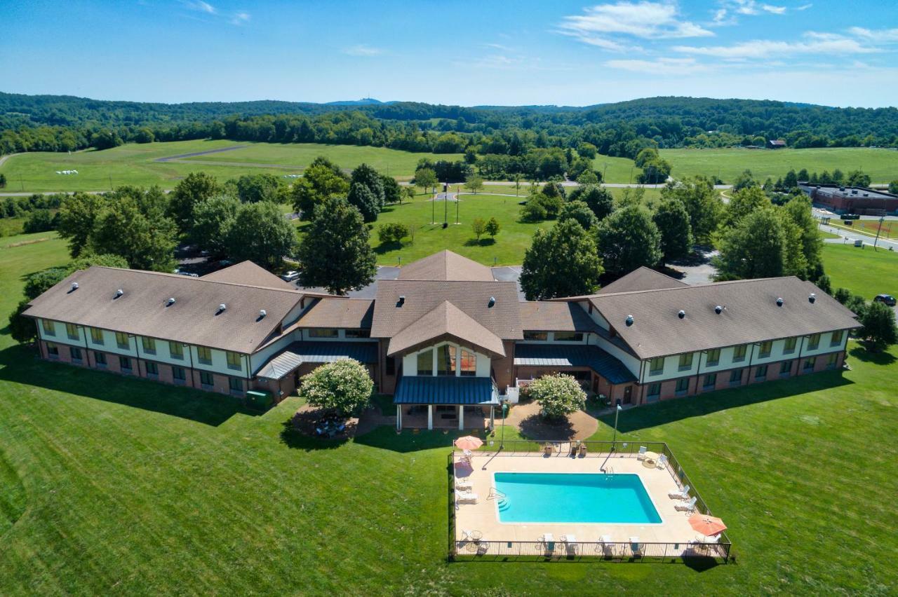 Round Hill Inn 오렌지 외부 사진